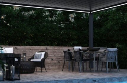 Pinela Deluxe convertible roof garden room